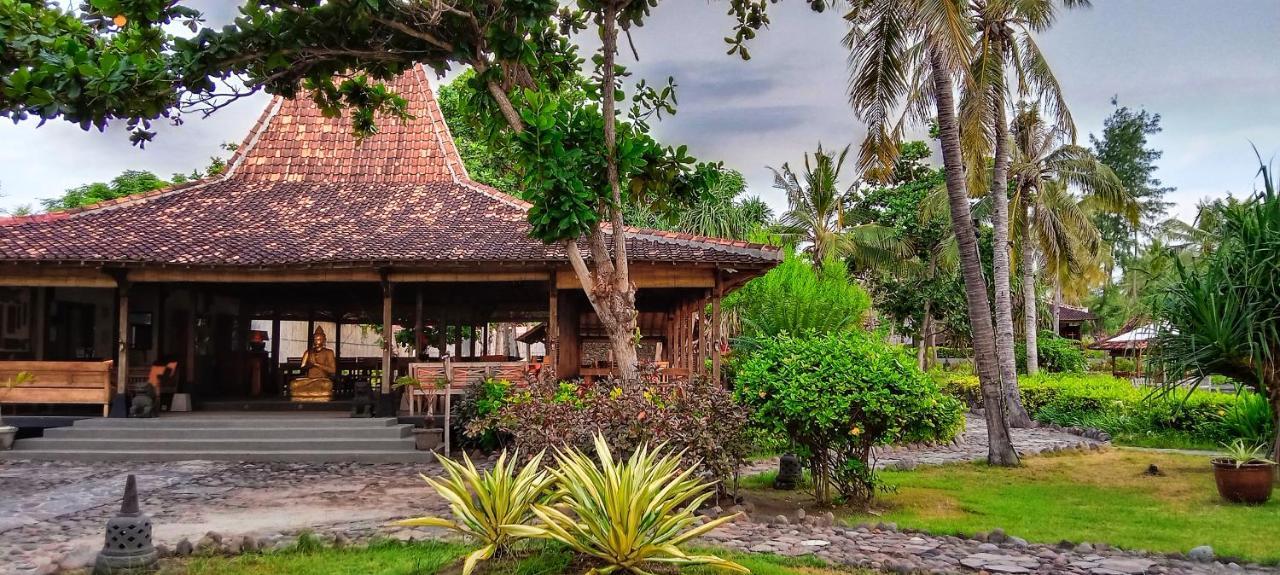 Desa Dunia Beda Resort Gili Trawangan Exterior photo