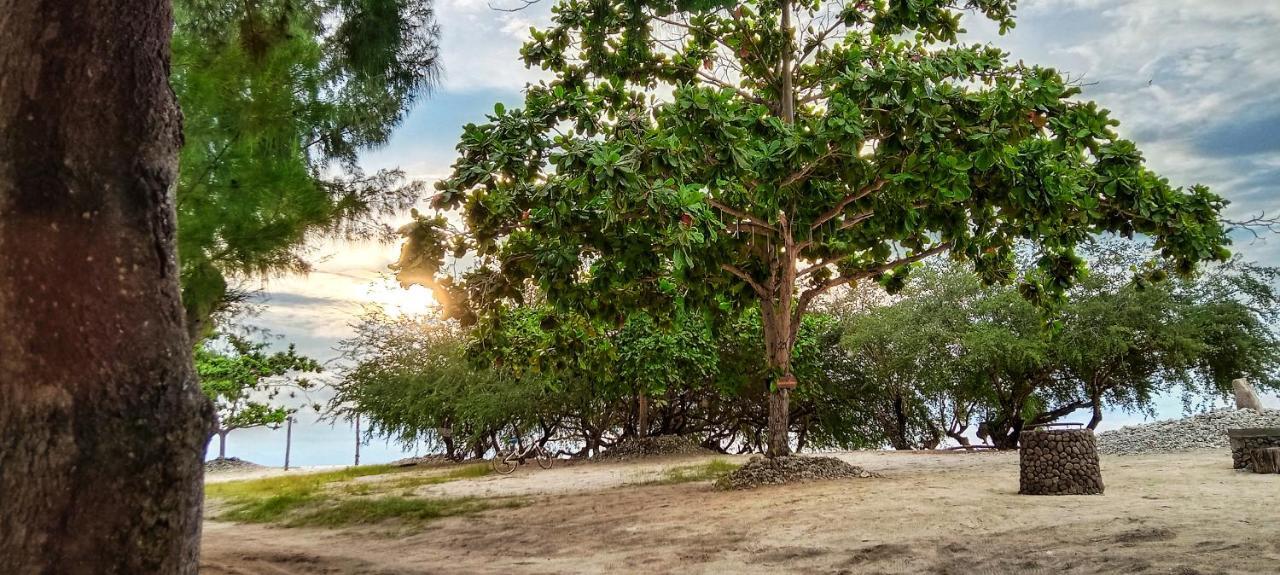 Desa Dunia Beda Resort Gili Trawangan Exterior photo