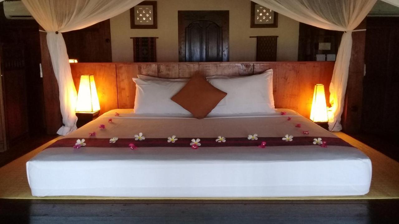Desa Dunia Beda Resort Gili Trawangan Exterior photo