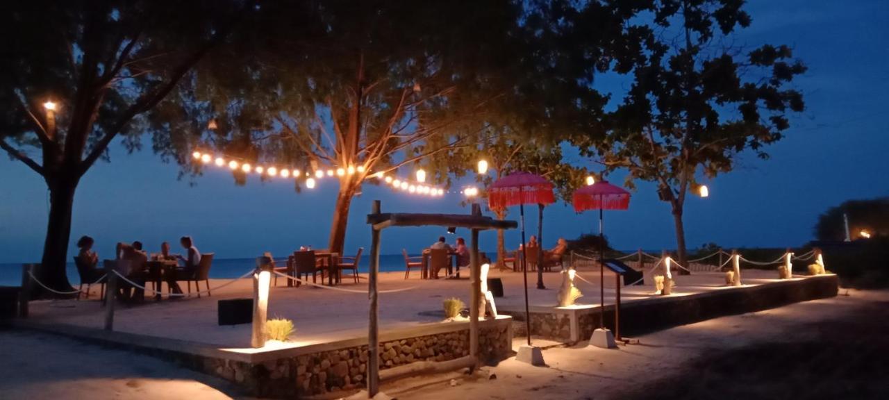 Desa Dunia Beda Resort Gili Trawangan Exterior photo