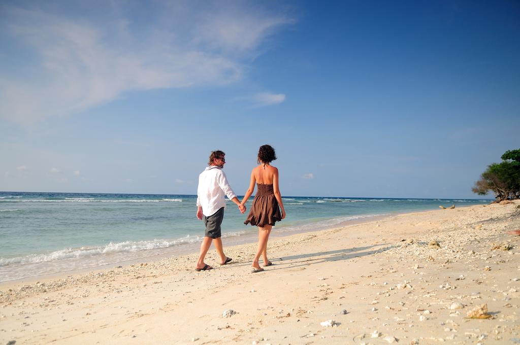 Desa Dunia Beda Resort Gili Trawangan Exterior photo