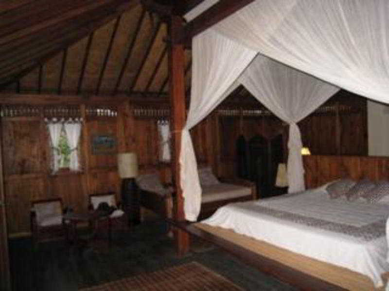 Desa Dunia Beda Resort Gili Trawangan Exterior photo
