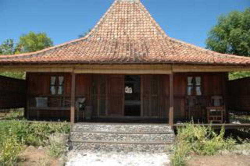 Desa Dunia Beda Resort Gili Trawangan Exterior photo