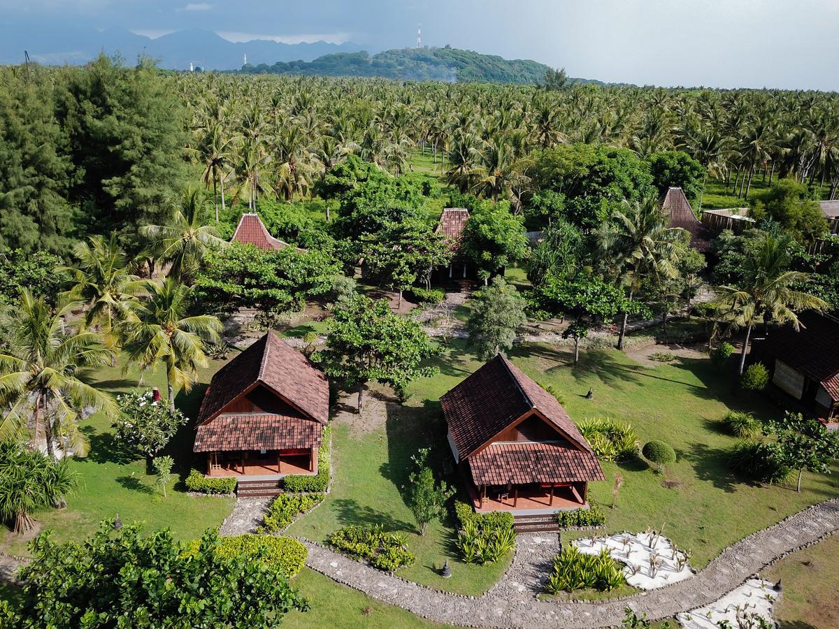 Desa Dunia Beda Resort Gili Trawangan Exterior photo
