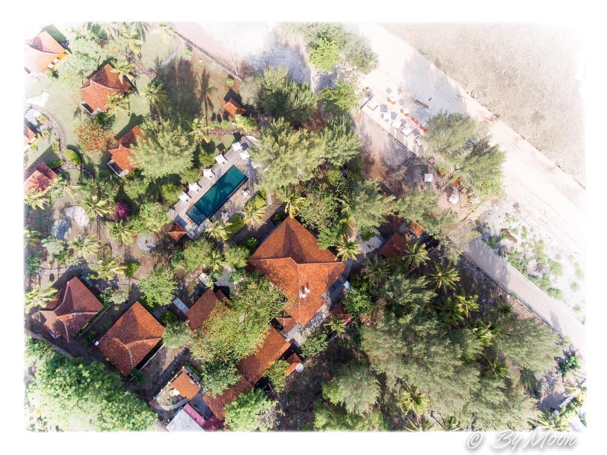 Desa Dunia Beda Resort Gili Trawangan Exterior photo