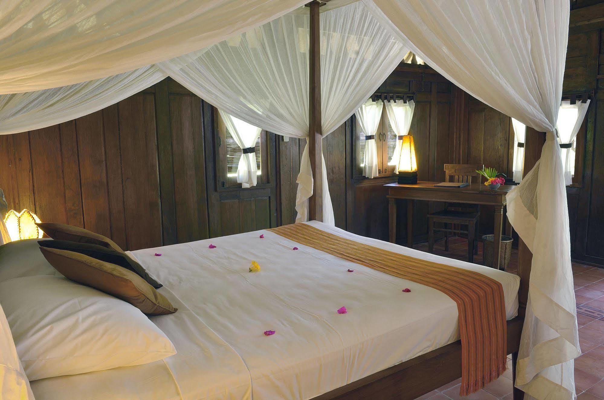 Desa Dunia Beda Resort Gili Trawangan Exterior photo